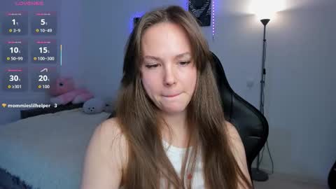 Snapshot of cute_little_ass chatting on October 19, 1:01 pm Emily online show from October 19, 1:01 pm