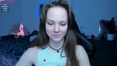 Snapshot of cute_little_ass chatting on November 28, 2:20 pm Emily online show from November 28, 2:20 pm