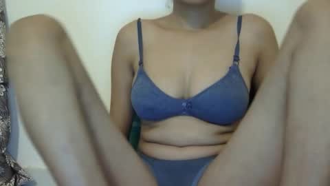 lizaa online show from April 18, 4:05 am