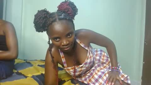 cute_lorna online show from April 12, 9:25 am