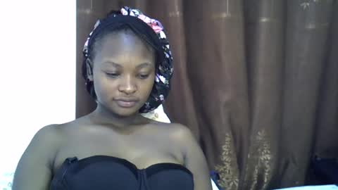 Snapshot of cute_melissa1 chatting on June 16, 7:44 am cute_melissa1 online show from June 16, 7:44 am