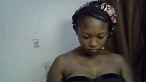 Snapshot of cute_melissa1 chatting on June 19, 2:05 am cute_melissa1 online show from June 19, 2:05 am