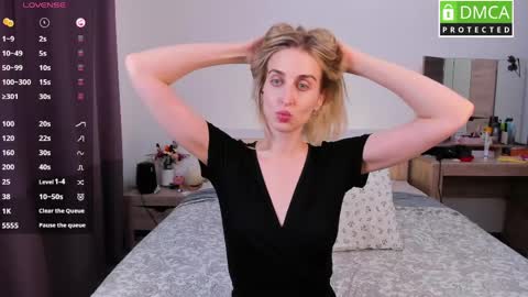 Snapshot of cute_milana chatting on April 25, 12:41 pm Milana online show from April 25, 12:41 pm