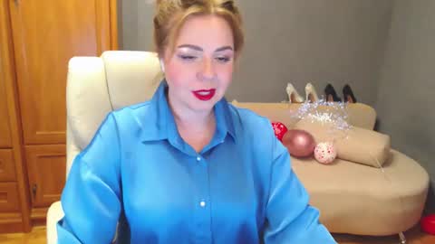 Snapshot of cute_phoenix chatting on April 25, 5:54 pm cute_phoenix online show from April 25, 5:54 pm