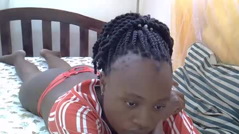 Snapshot of cute_savanna chatting on February 8, 9:35 am cute_savanna online show from February 8, 9:35 am