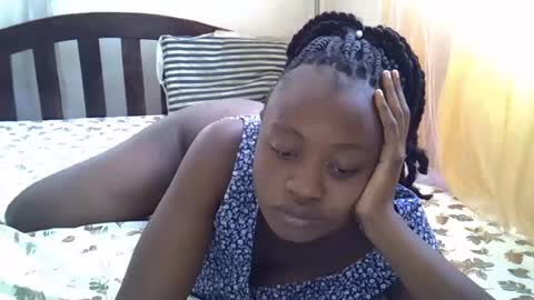 Snapshot of cute_savanna chatting on February 12, 10:24 am cute_savanna online show from February 12, 10:24 am