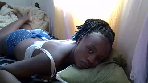 Snapshot of cute_savanna chatting on March 1, 8:34 am cute_savanna online show from March 1, 8:34 am