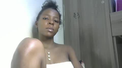 Snapshot of cute_sexy3 chatting on February 14, 1:56 am SHARON online show from February 14, 1:56 am