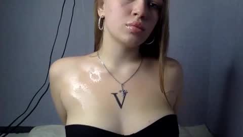 Snapshot of cute_shy06 chatting on November 26, 6:20 pm cute_shy06 online show from November 26, 6:20 pm