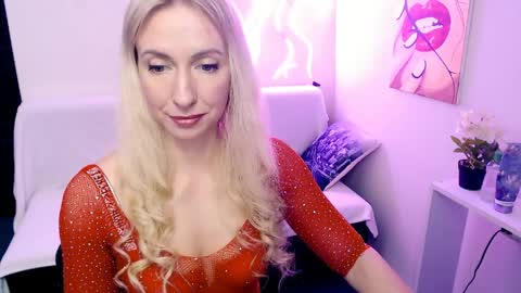 cute_smile_shy online show from April 2, 7:33 pm