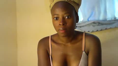 Snapshot of cute_sonny chatting on February 18, 5:36 am cute_sonny online show from February 18, 5:36 am