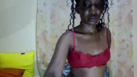 Snapshot of cute_xeniah chatting on October 2, 11:12 pm cute_xeniah online show from October 2, 11:12 pm