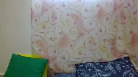 Snapshot of cute_xeniah chatting on October 16, 3:51 am cute_xeniah online show from October 16, 3:51 am