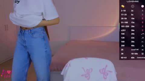 Snapshot of cuteariel7 chatting on October 8, 4:48 pm Ariel online show from October 8, 4:48 pm