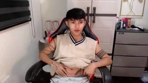 Snapshot of cuteasiancock98 chatting on May 16, 6:43 am Steph online show from May 16, 6:43 am