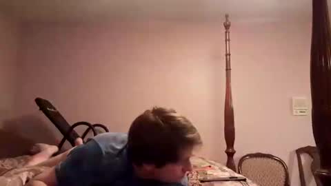 cuteboii29 online show from February 20, 2:40 am