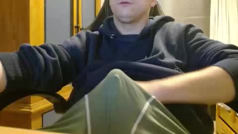 Snapshot of cuteboy090 chatting on May 11, 9:56 pm Cuteboy090 online show from May 11, 9:56 pm