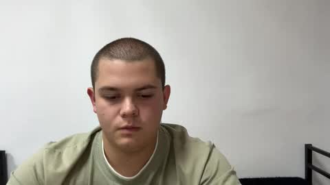 Snapshot of cutebutnaughty_ chatting on October 2, 5:42 pm Alex online show from October 2, 5:42 pm