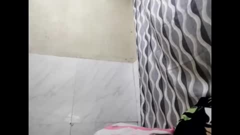 Snapshot of cutechey06 chatting on December 5, 9:29 am Sky online show from December 5, 9:29 am