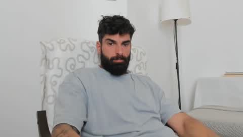 cuteeboy online show from March 8, 8:55 am