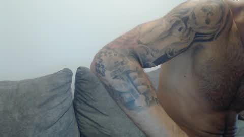 cuteeboy online show from November 5, 6:57 am