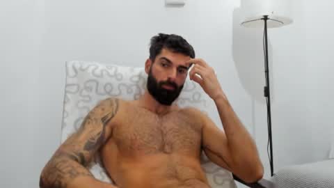 cuteeboy online show from November 11, 6:46 am