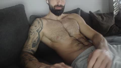 cuteeboy online show from March 29, 9:31 am