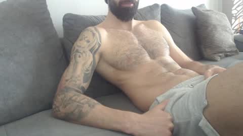 cuteeboy online show from April 7, 6:36 am