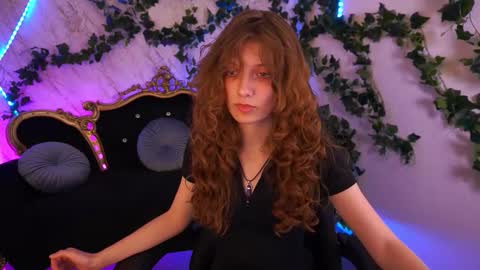 Snapshot of cuteefoxy chatting on October 19, 1:56 pm Foxy online show from October 19, 1:56 pm