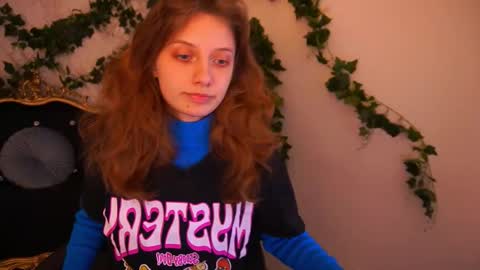 Snapshot of cuteefoxy chatting on November 13, 2:49 pm Foxy online show from November 13, 2:49 pm