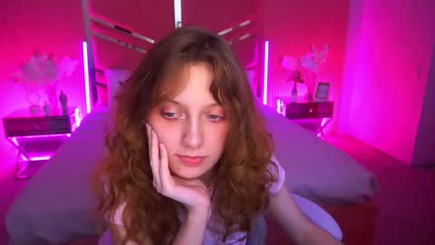 Snapshot of cuteefoxy chatting on November 20, 3:34 pm Foxy online show from November 20, 3:34 pm