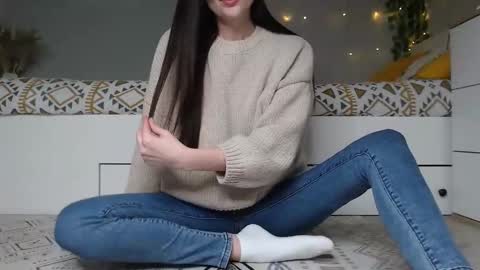 Snapshot of cuteemouse chatting on November 28, 11:13 am Anna online show from November 28, 11:13 am