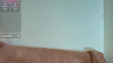 tell me jess   online show from October 31, 4:24 am