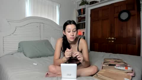 Snapshot of cutelittlemama0418 chatting on September 30, 1:27 pm Cutelittlemama0418 Lola online show from September 30, 1:27 pm