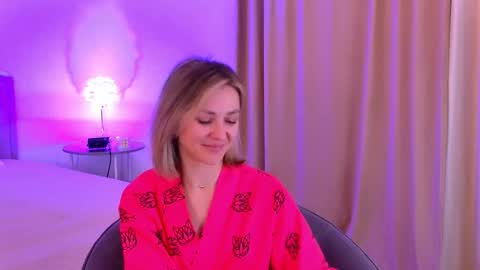 cutemirage online show from November 13, 2:49 pm