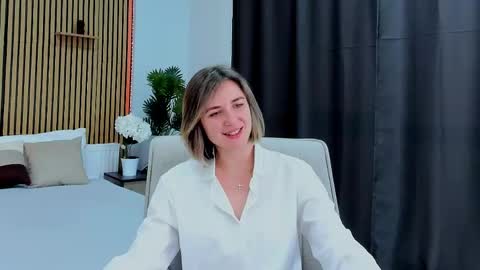 cutemirage online show from April 10, 2:33 pm