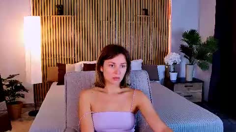 Snapshot of cutemirage chatting on June 19, 3:05 pm cutemirage online show from June 19, 3:05 pm