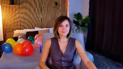 Snapshot of cutemirage chatting on June 20, 2:42 pm cutemirage online show from June 20, 2:42 pm