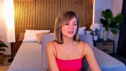 Snapshot of cutemirage chatting on June 24, 2:49 pm cutemirage online show from June 24, 2:49 pm
