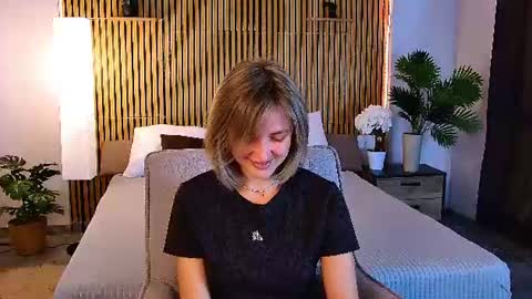 Snapshot of cutemirage chatting on June 30, 2:40 pm cutemirage online show from June 30, 2:40 pm