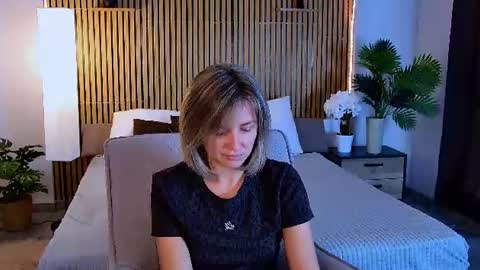 Snapshot of cutemirage chatting on July 4, 2:56 pm cutemirage online show from July 4, 2:56 pm