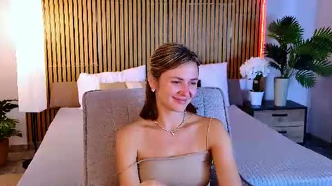 Snapshot of cutemirage chatting on July 9, 2:43 pm cutemirage online show from July 9, 2:43 pm