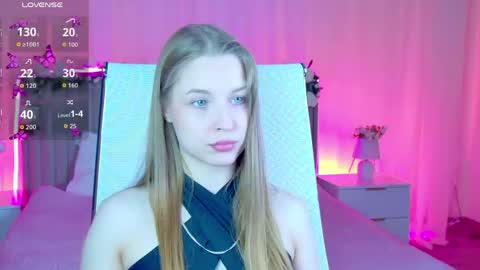 Snapshot of cutemousee chatting on April 28, 8:19 am Rina online show from April 28, 8:19 am