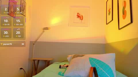 cutepetitee online show from October 1, 11:44 pm