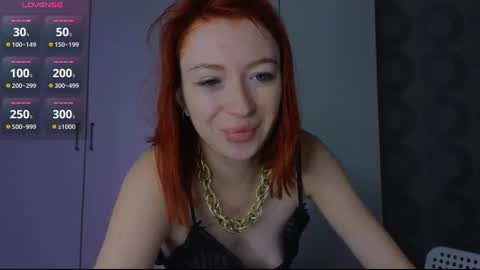 Snapshot of cuteroxyfoxyy chatting on July 18, 6:17 am Roxy online show from July 18, 6:17 am