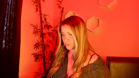 Snapshot of cutesamantha_ chatting on May 19, 9:43 pm cutesamantha_ online show from May 19, 9:43 pm