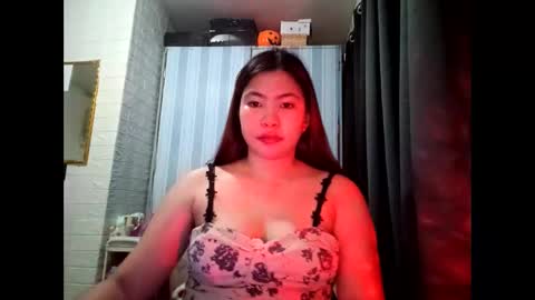 Snapshot of cutest_pinay chatting on January 6, 6:39 am Genda online show from January 6, 6:39 am