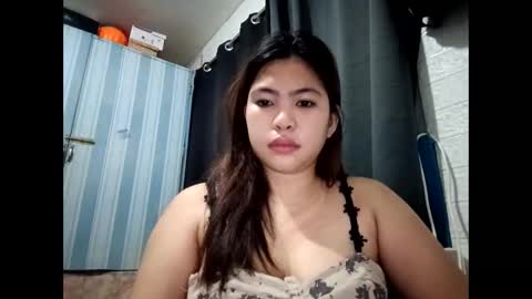 Snapshot of cutest_pinay chatting on January 10, 6:48 am Genda online show from January 10, 6:48 am