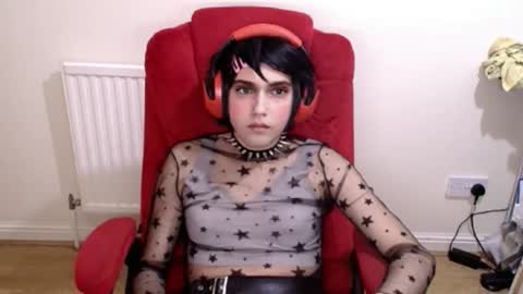 Snapshot of cutest_princess chatting on December 4, 11:57 pm cutest_princess online show from December 4, 11:57 pm