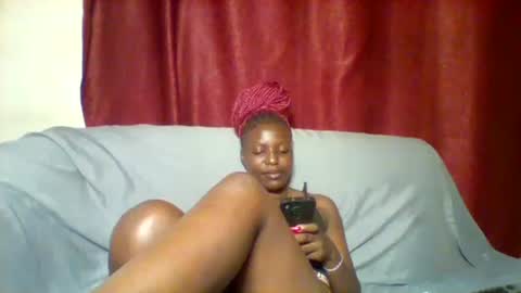 Snapshot of cutey_lunar chatting on February 8, 9:35 am cutey_lunar online show from February 8, 9:35 am